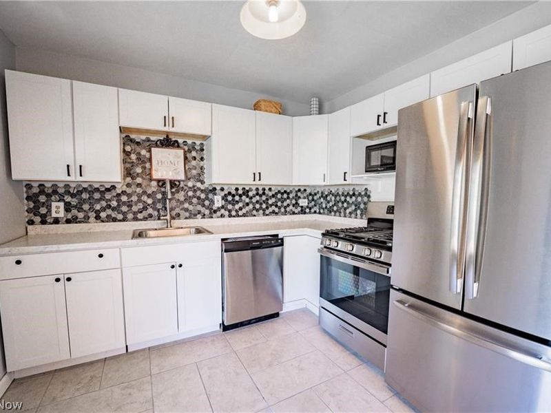 213 Harcourt Road , Vermilion, OH 44089 Photo 7