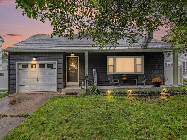 724 Crescent Road, Jackson, MI 49203