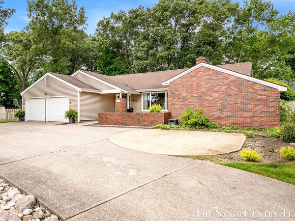 1160 Harbor Point Drive, Muskegon, MI 49441