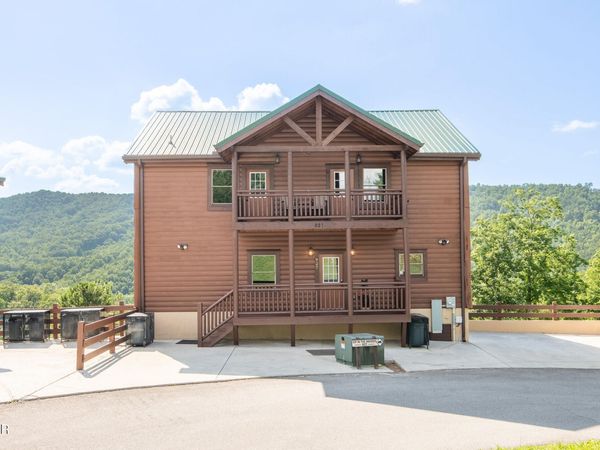 927 Street Of Dreams Way, Gatlinburg, TN 37738