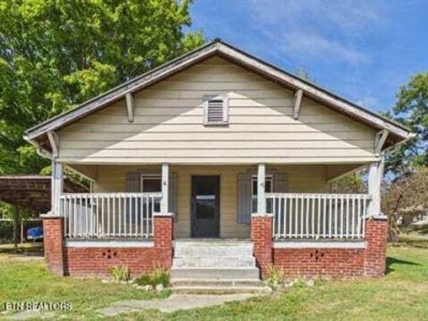 210 Fisher St, Athens, TN 37303