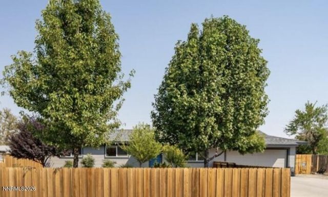 415 Curry Drive, Fernley, NV 89408 Main Photo