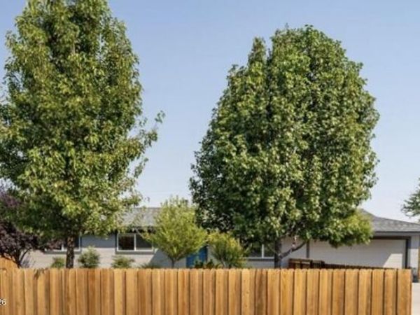415 Curry Drive, Fernley, NV 89408