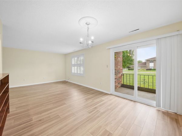 4841 Woodland Avenue, Unit 6, West Des Moines, IA 50266