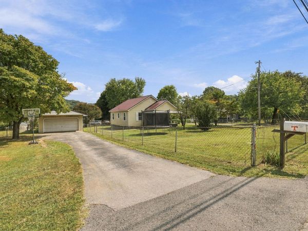 10110 Walden Street , Soddy Daisy, TN 37379