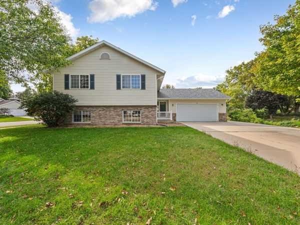 507 43rd Avenue NW, Rochester, MN 55901