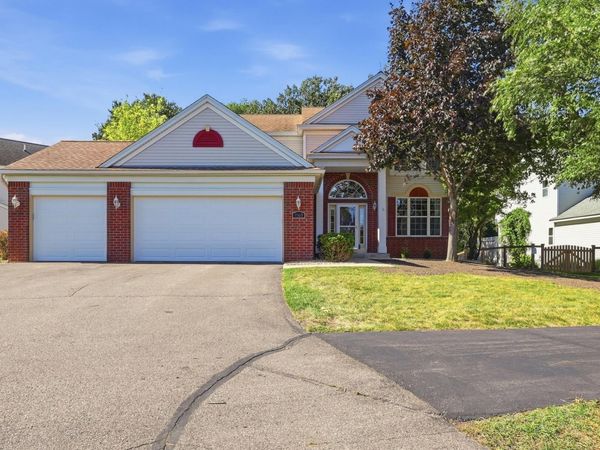 1560 Oakbrooke Terrace, Eagan, MN 55122