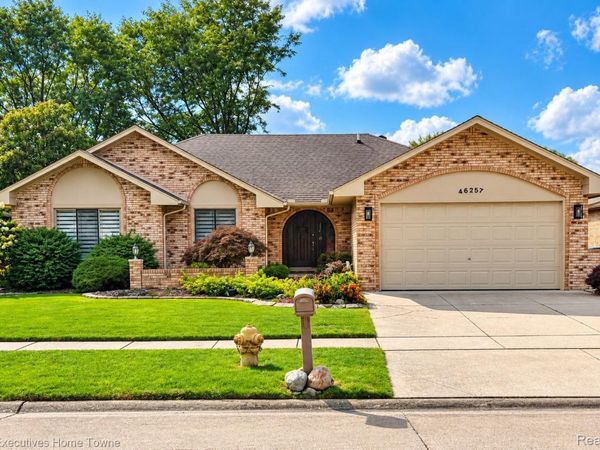 46257 Snowbird Drive , Macomb Township, Mi 48044