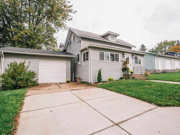 302 W MILLER STREET, Greenwood, WI 54437