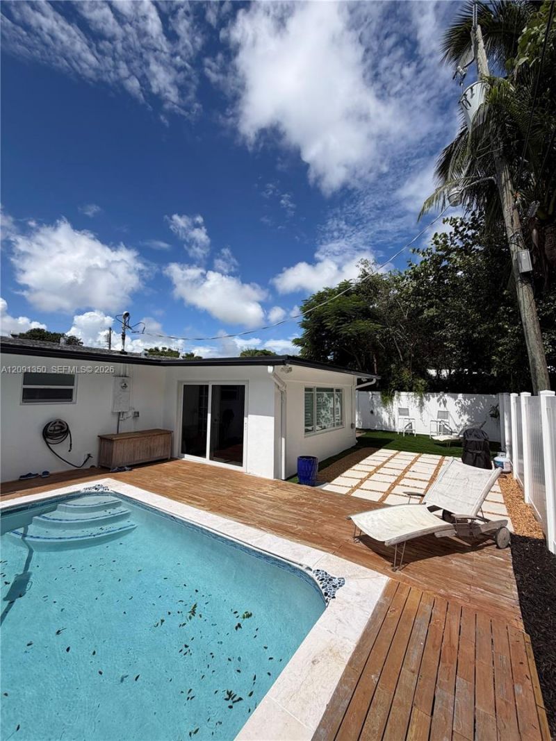 310 NE 12th Ave, Pompano Beach, FL 33060 Photo