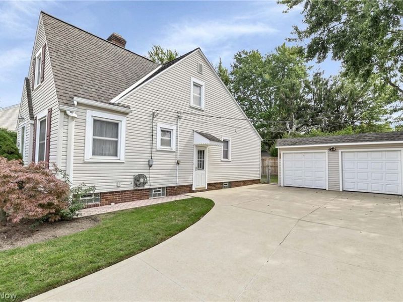 19255 Malvern Avenue, Rocky River, OH 44116 Photo 4