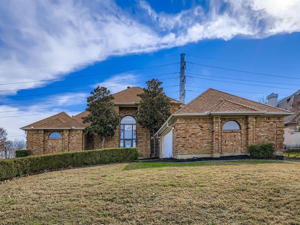 2210 Club Creek Circle, Garland, TX 75043