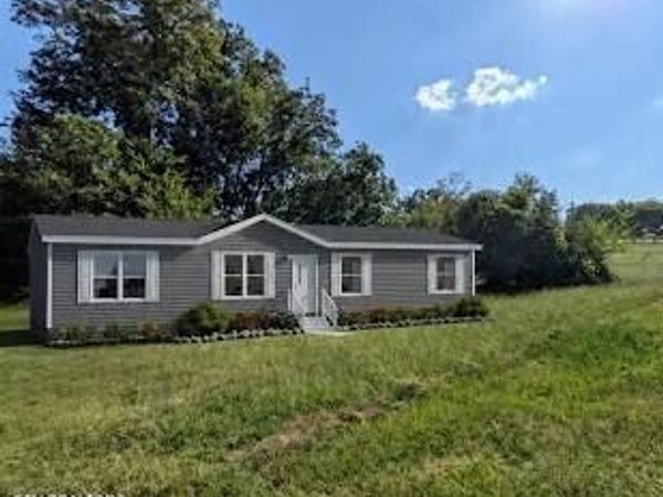 1807 Chestnut St, Sweetwater, TN 37874