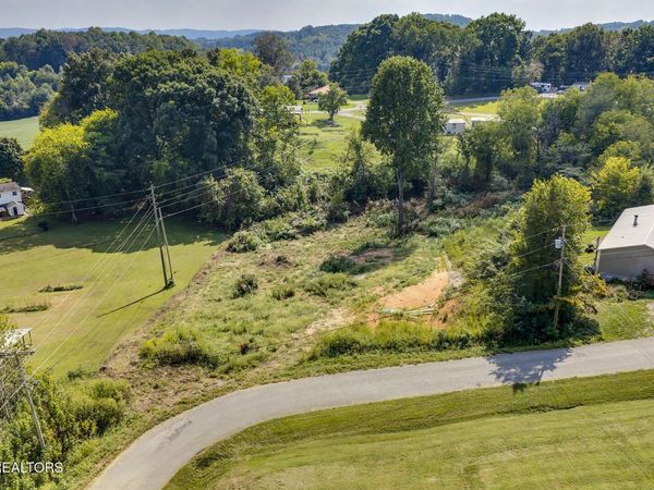 519 Sunflower Circle, Sweetwater, TN 37874