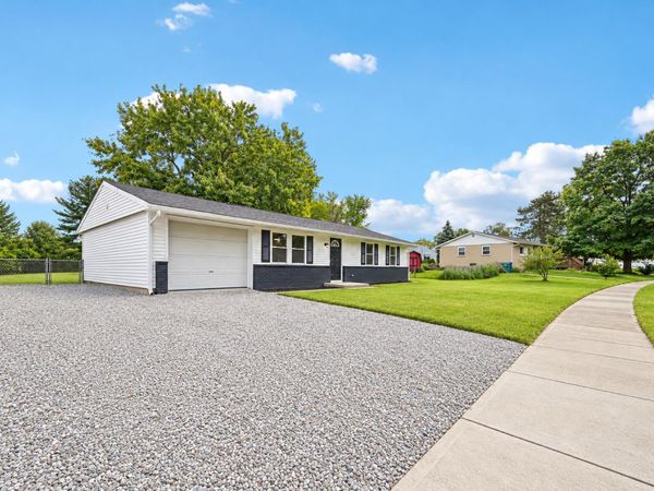 16 Deerfield Place , Delaware, OH 43015