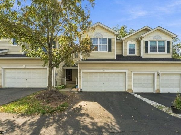 9 Old Orchard Ct, Clinton, NJ 08809