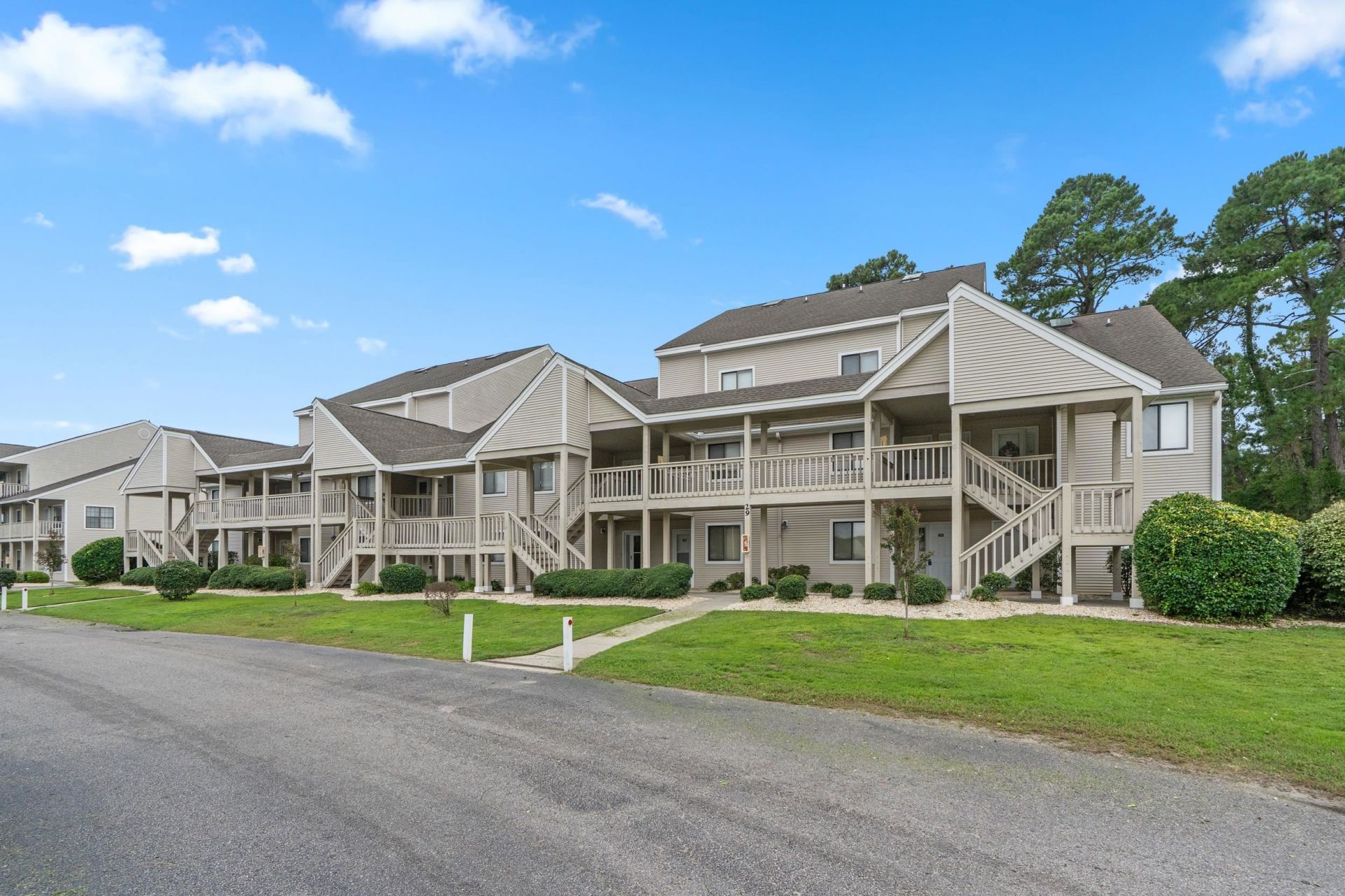 1095 Plantation Dr. W Photo 37