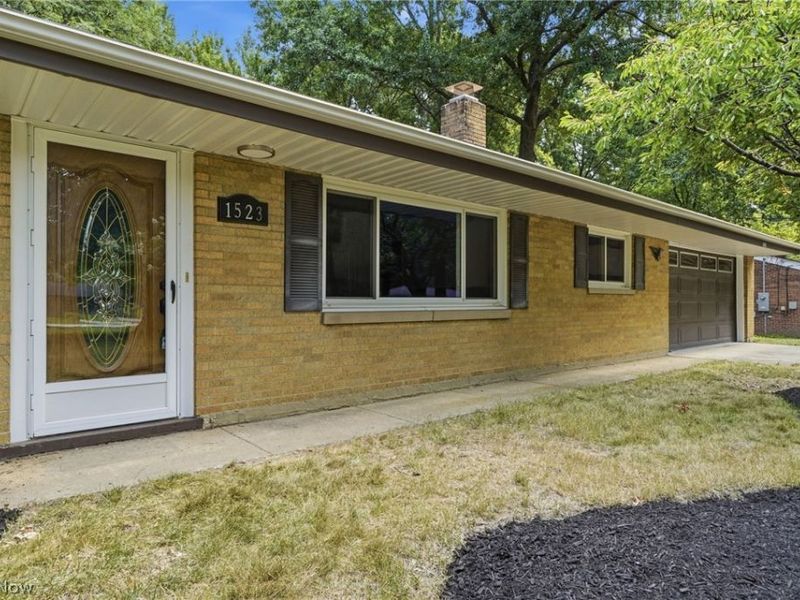 1523 Bradford Drive, Macedonia, OH 44056 Photo 2