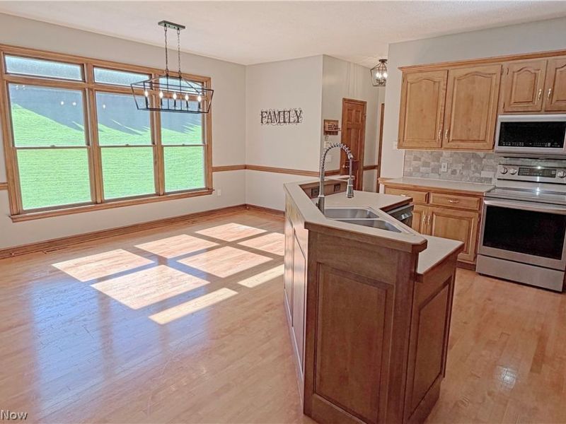 8498 Yorkshire Street NW, Massillon, OH 44646 Photo 11