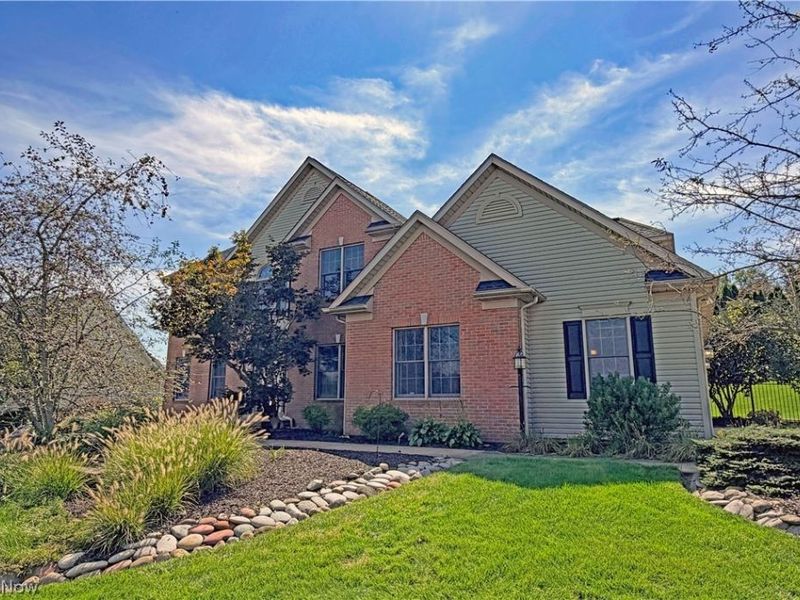 8498 Yorkshire Street NW, Massillon, OH 44646 Photo 3