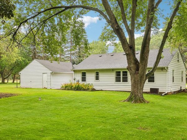N68W29376 Hartling ROAD, Hartland, WI 53029