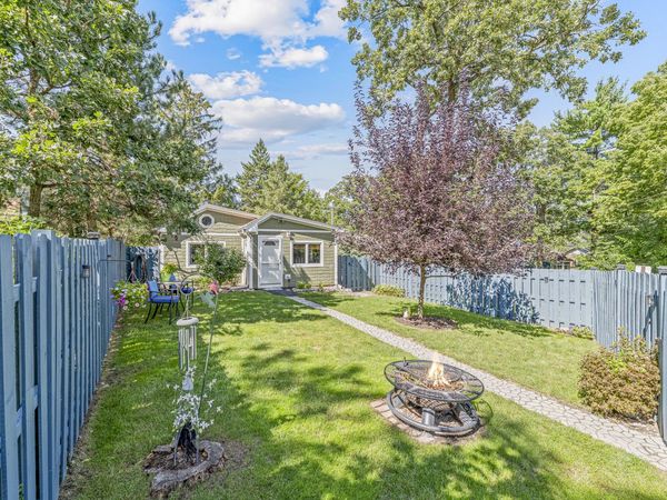 31 S Holly Avenue , Fox Lake, IL 60020