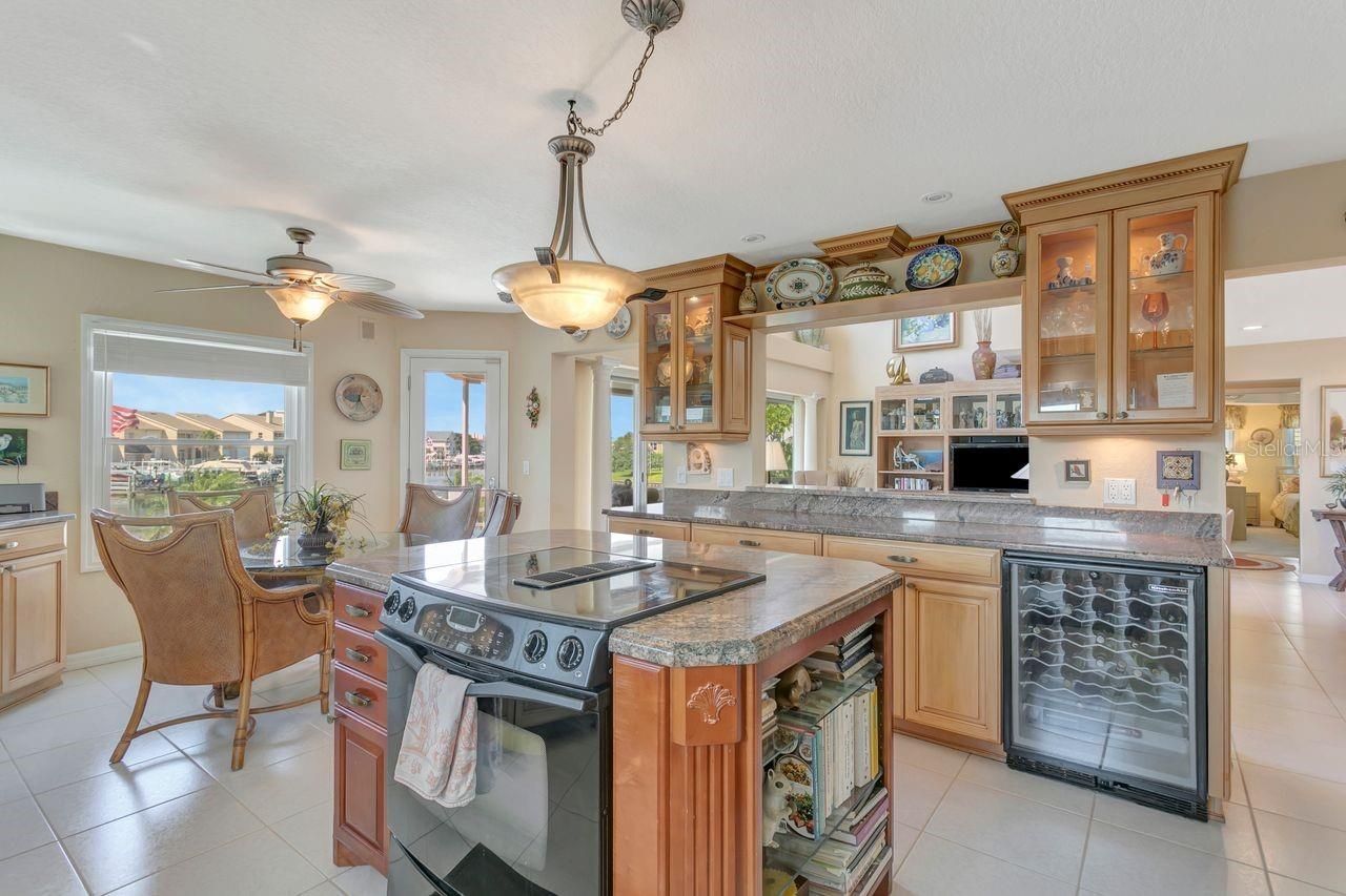 205 6th Street E, Tierra Verde, FL 33715 Photo
