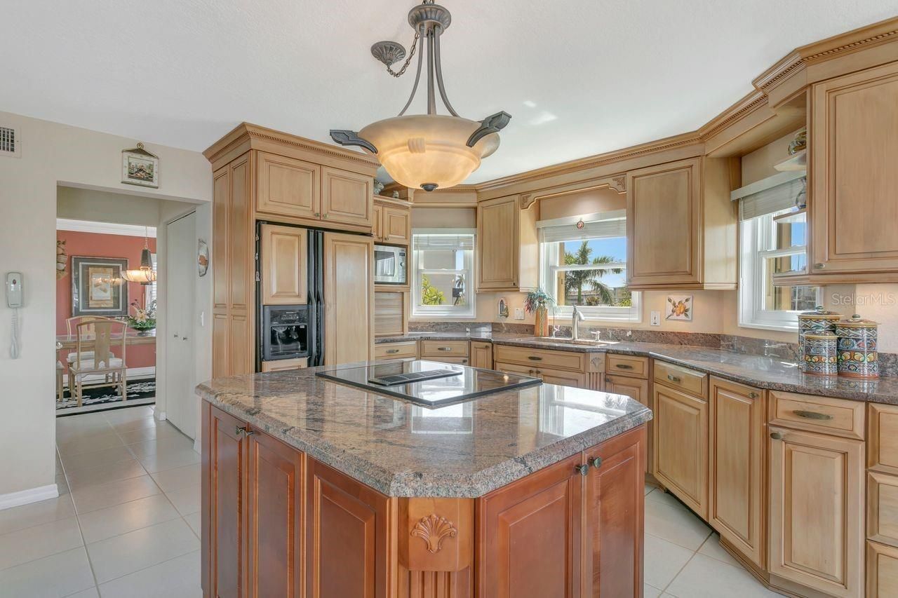 205 6th Street E, Tierra Verde, FL 33715 Photo