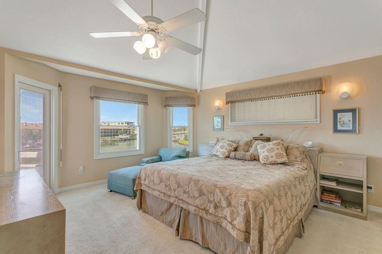 205 6th Street E, Tierra Verde, FL 33715 Photo