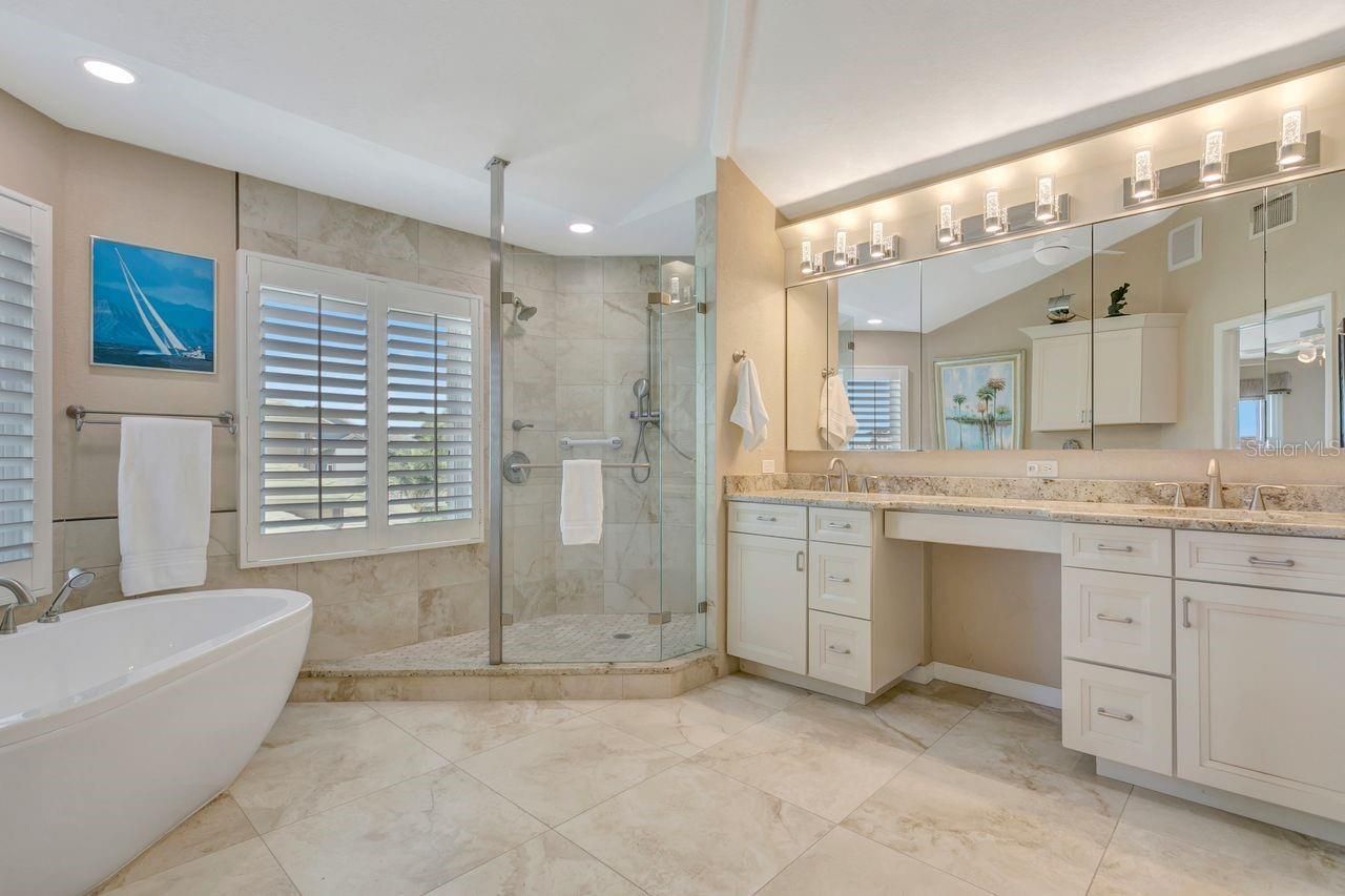 205 6th Street E, Tierra Verde, FL 33715 Photo