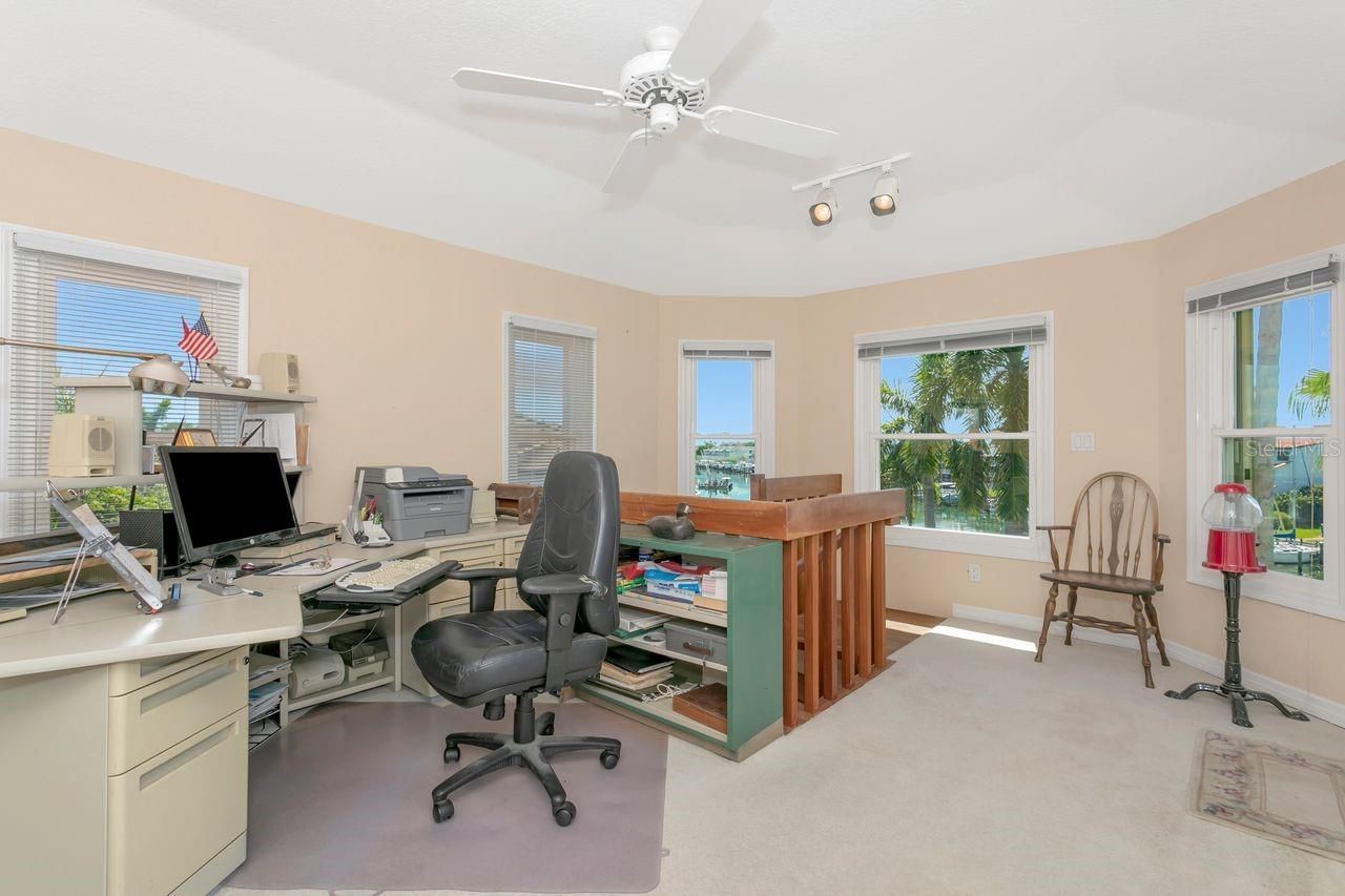 205 6th Street E, Tierra Verde, FL 33715 Photo