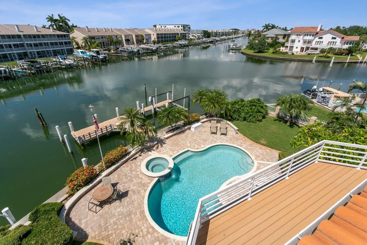 205 6th Street E, Tierra Verde, FL 33715 Photo