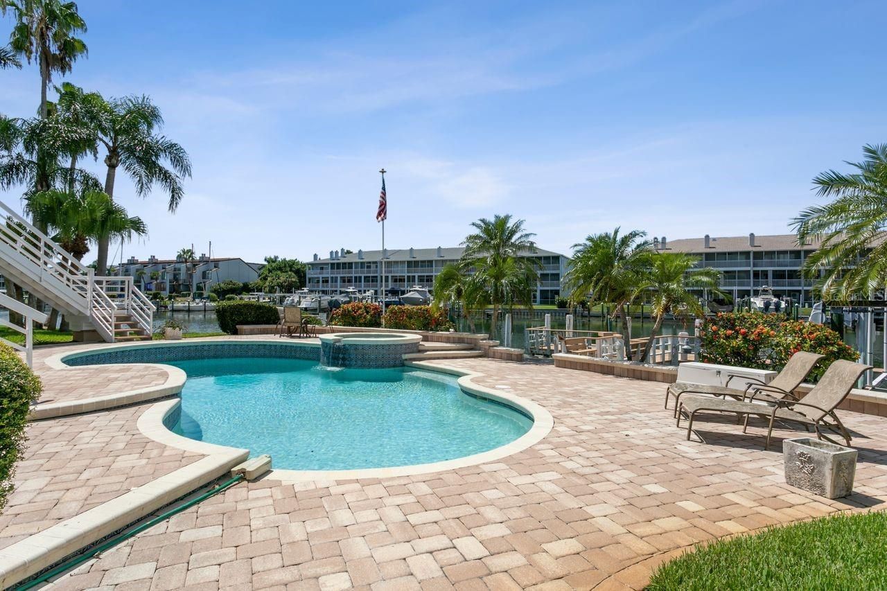 205 6th Street E, Tierra Verde, FL 33715 Photo