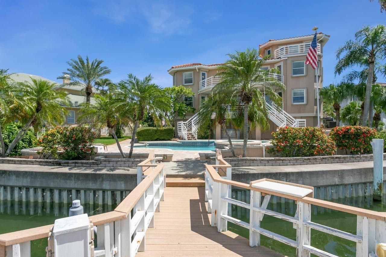 205 6th Street E, Tierra Verde, FL 33715 Photo