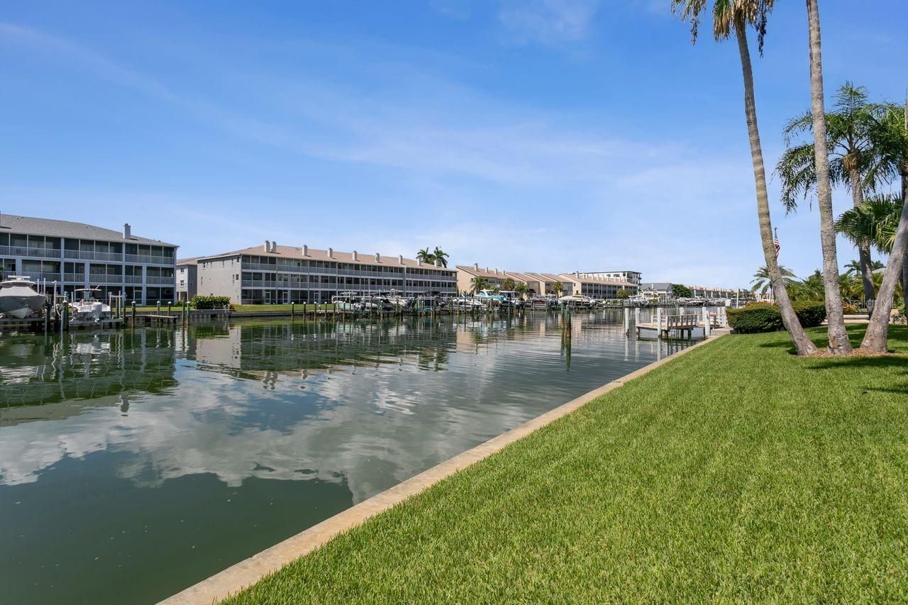 205 6th Street E, Tierra Verde, FL 33715 Photo