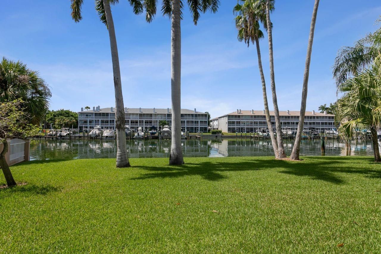 205 6th Street E, Tierra Verde, FL 33715 Photo