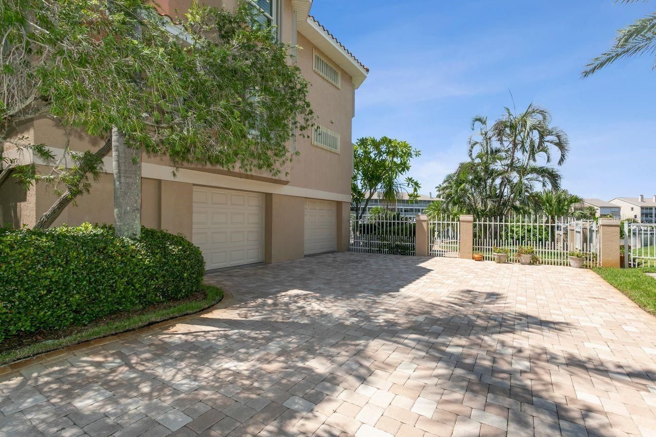 205 6th Street E, Tierra Verde, FL 33715 Photo