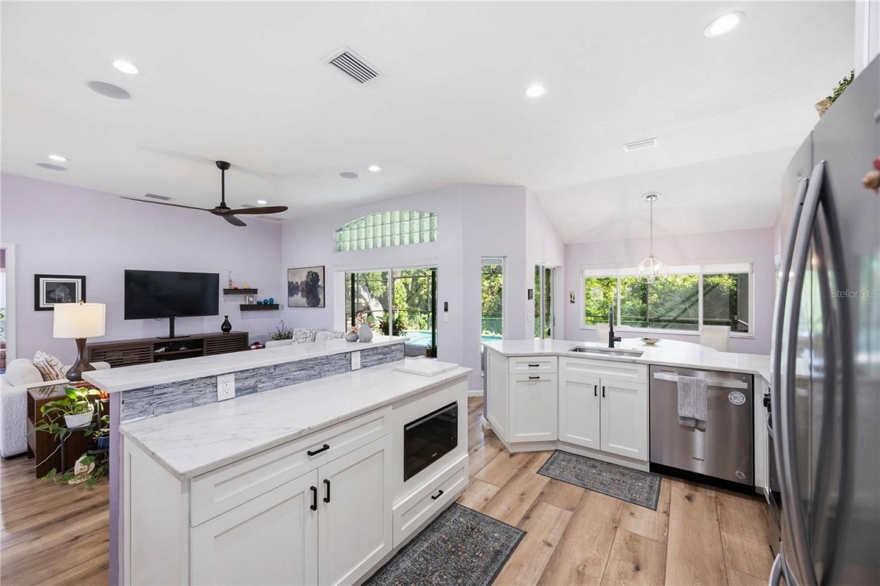 5595 Bent Oak Drive, Sarasota, FL 34232 Photo