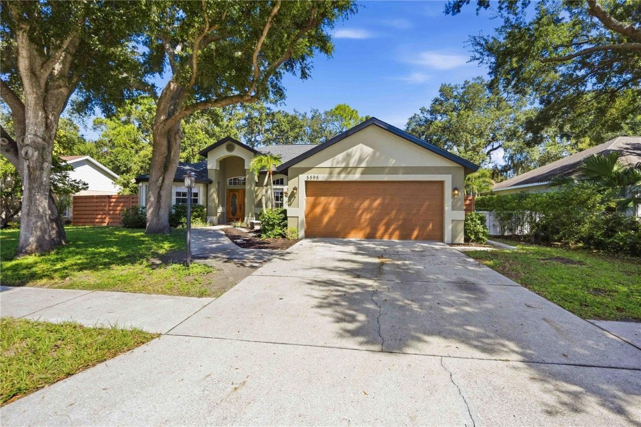 5595 Bent Oak Drive, Sarasota, FL 34232 Photo
