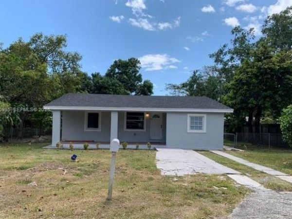 5920 SW 59th St , Miami, FL 33143
