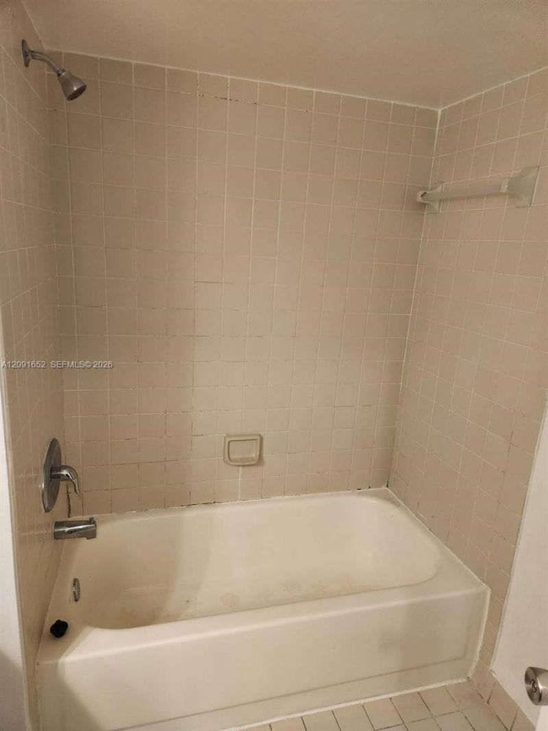 6292 NW 186th St, Unit 206, Hialeah, FL 33015 Photo