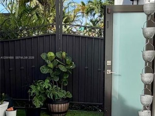 17XX SW 15Xst Pl , Unit A, Miami, FL 33185