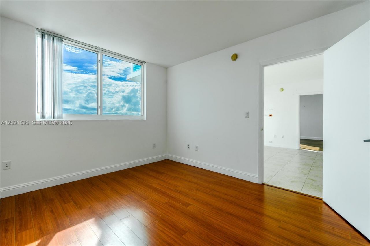 1800 N Bayshore Dr, Unit 2103, Miami, FL 33132 Photo