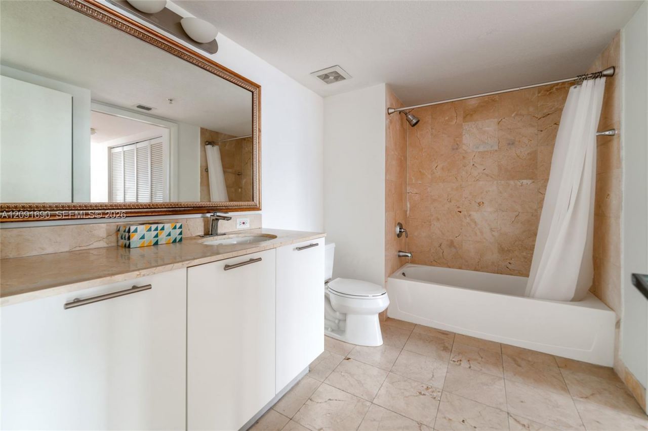 1800 N Bayshore Dr, Unit 2103, Miami, FL 33132 Photo