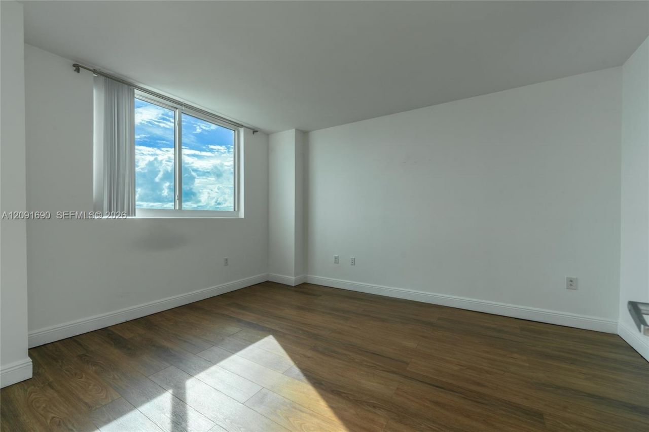 1800 N Bayshore Dr, Unit 2103, Miami, FL 33132 Photo