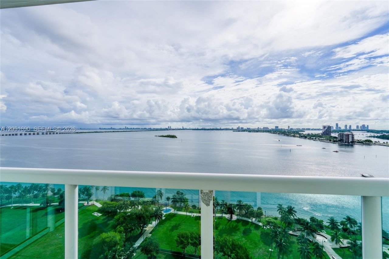 1800 N Bayshore Dr, Unit 2103, Miami, FL 33132 Photo
