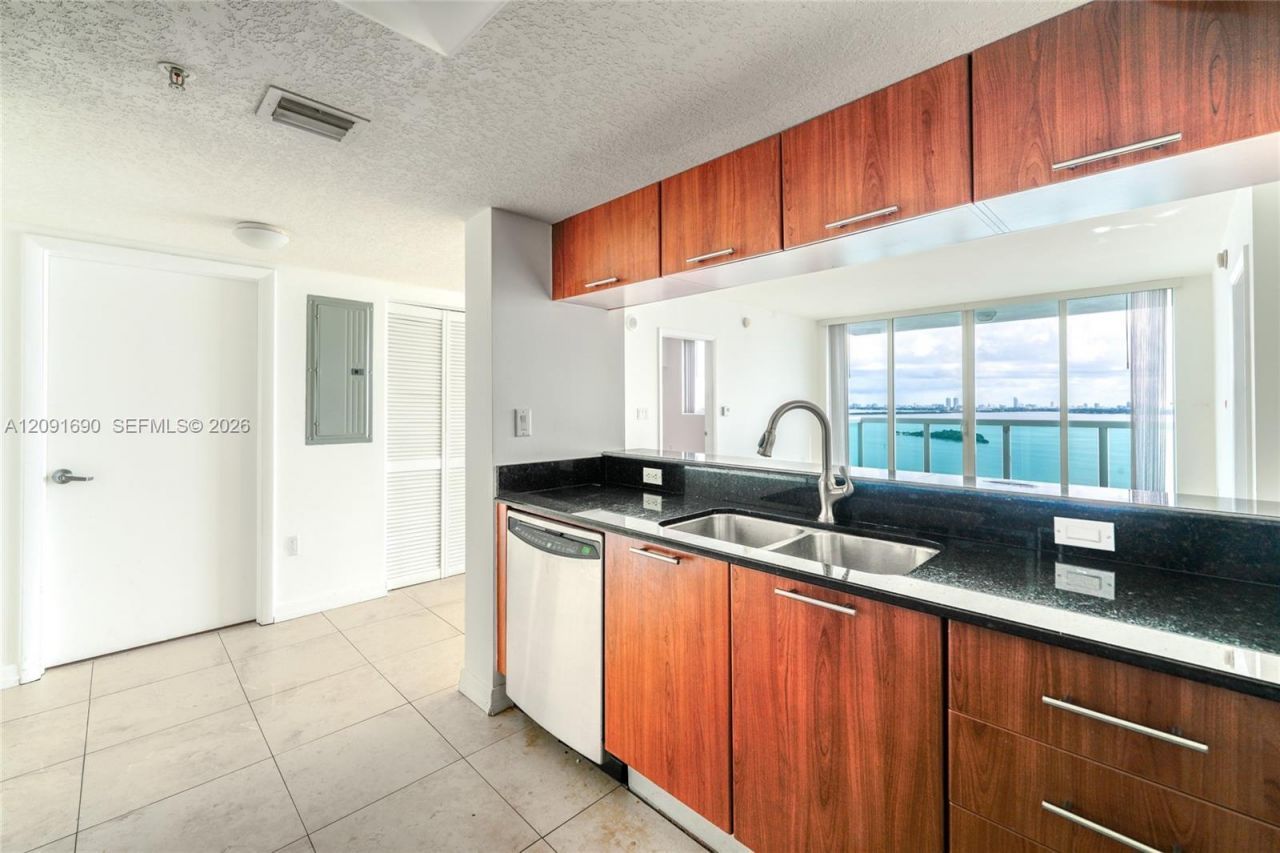 1800 N Bayshore Dr, Unit 2103, Miami, FL 33132 Photo