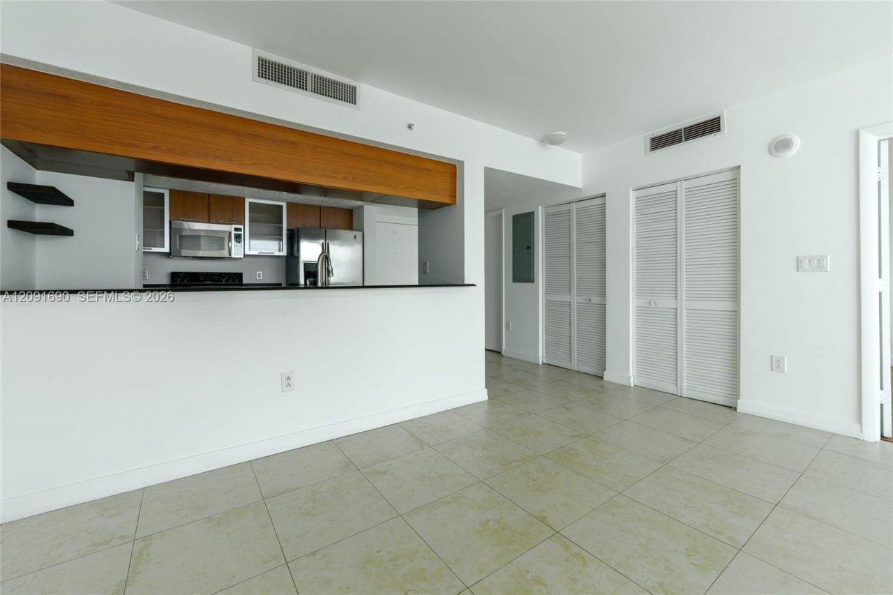 1800 N Bayshore Dr, Unit 2103, Miami, FL 33132 Photo
