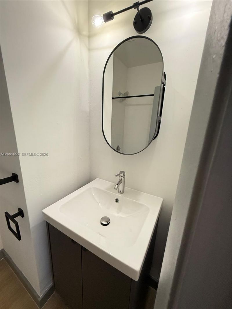 1320 Drexel Ave , Unit 302, Miami Beach, FL 33139 Photo