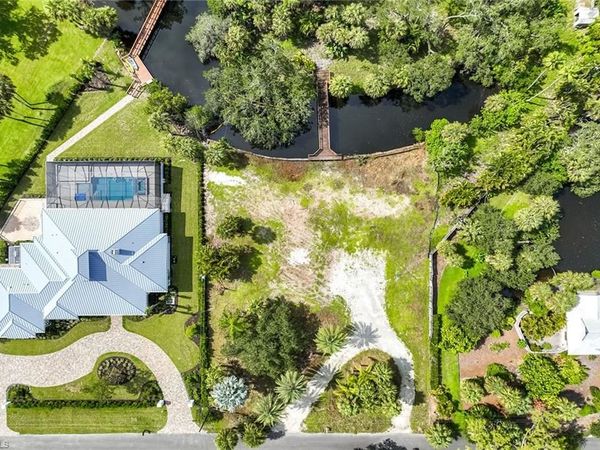 182 Cocohatchee BLVD , NAPLES, FL 34110
